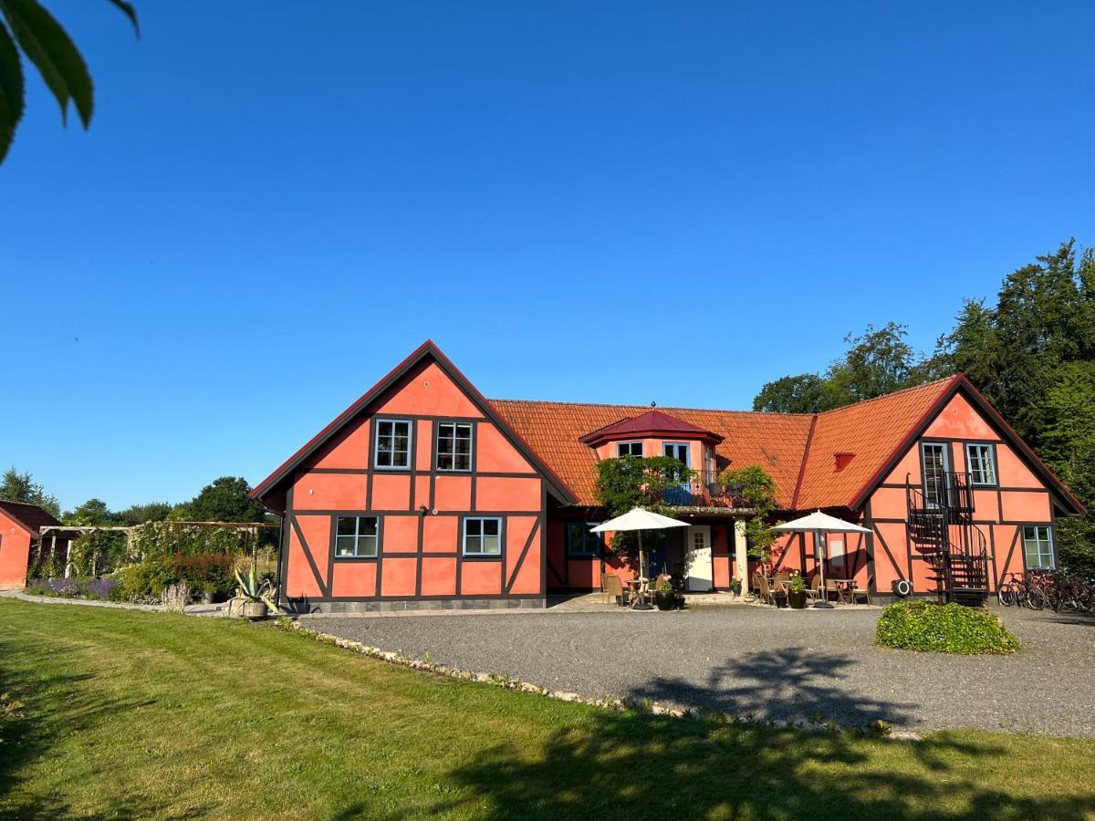 Villa Hasselbacken Garsnas Exterior photo