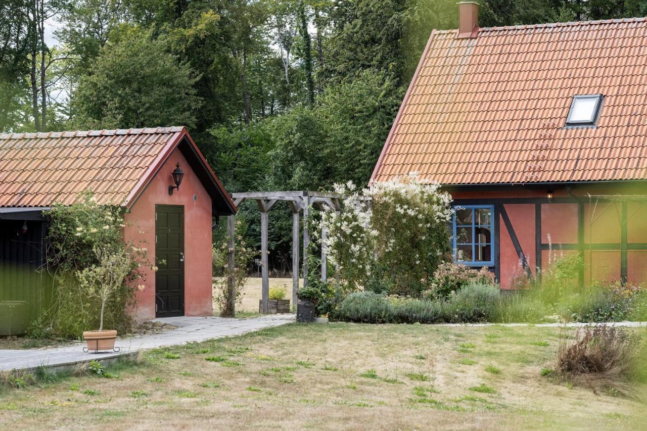 Villa Hasselbacken Garsnas Exterior photo